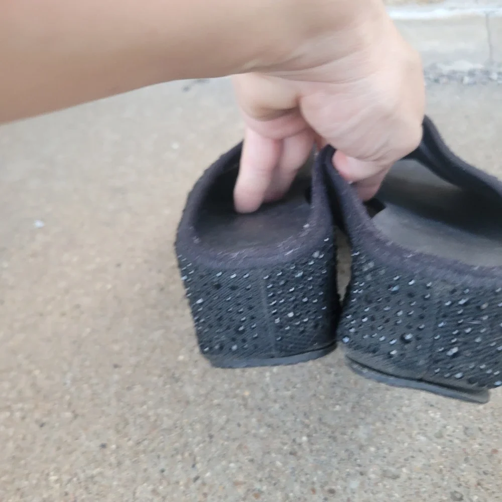 Volatile Sandals‎ Women Size 9 Black Rhinestone Crisscross Platform Wedge Slides